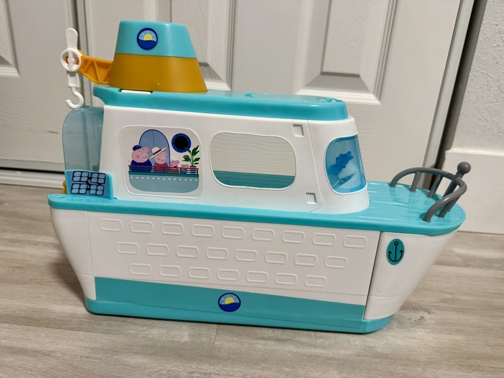 SEALED Peppa Pig Cruise Ship Playset  Toy Gift Peppas