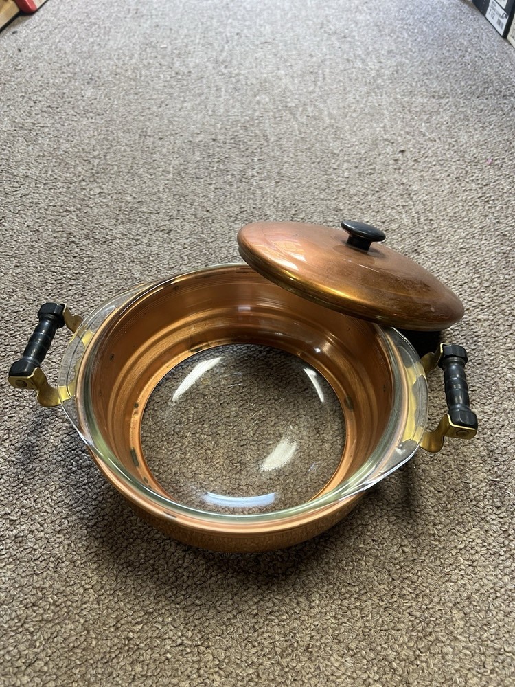 Pyrex 8 inch 1.5 Quart Casserole Dish With Coppercraft Guild Holder And Lid