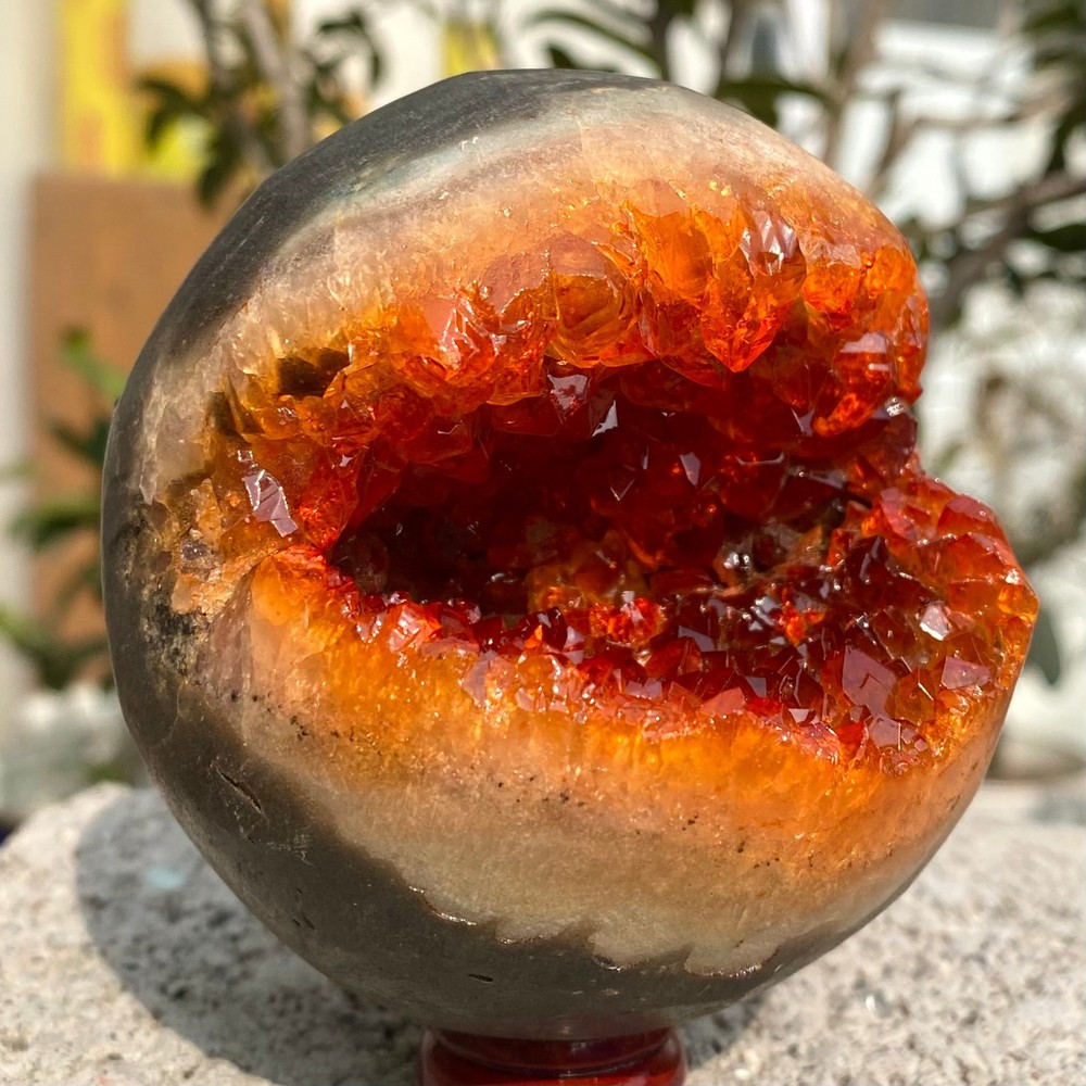 1.46LB   citrine Cave quartz-carved crystal begins to smile and heal