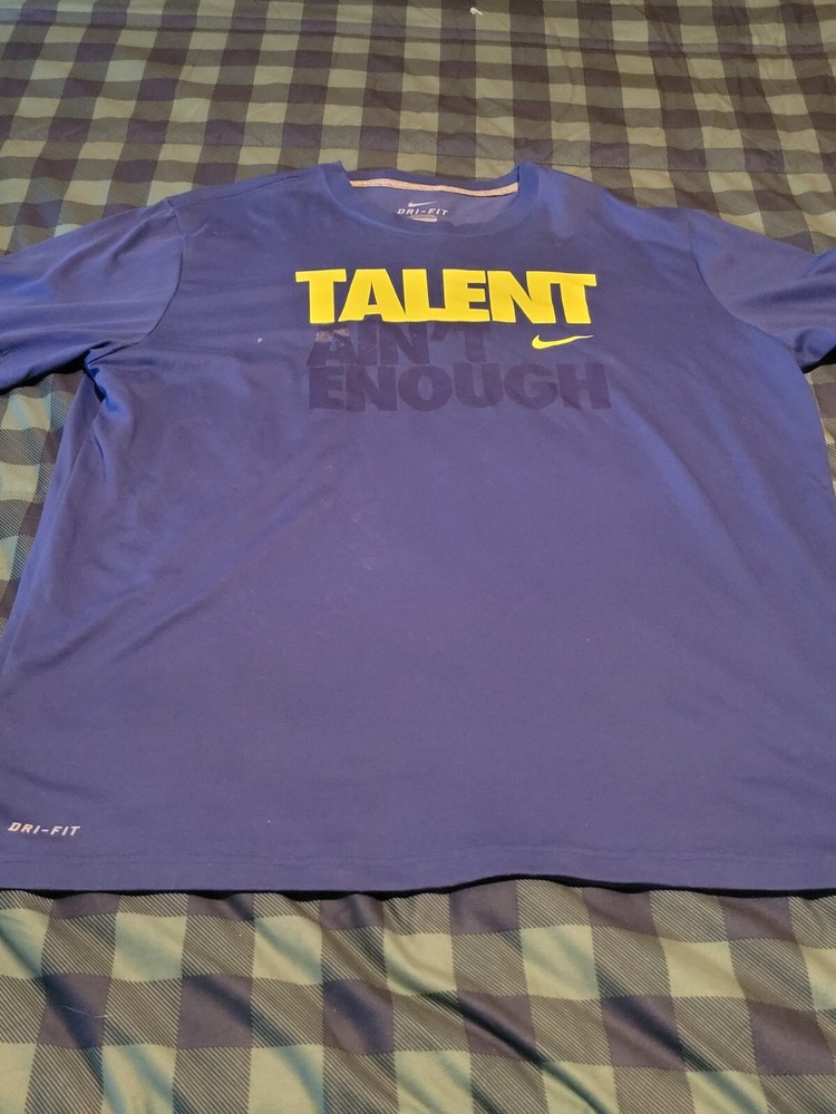 Nike T-shirt Dri-fit Talent Isn’t Enough XL Blue