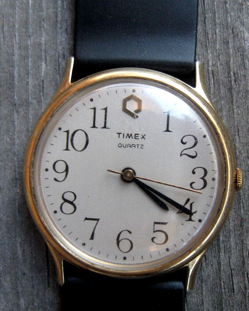 VTG TIME EZ READ DIAL  35 MM  GOLD   Q NEW BATTERY & STRAP