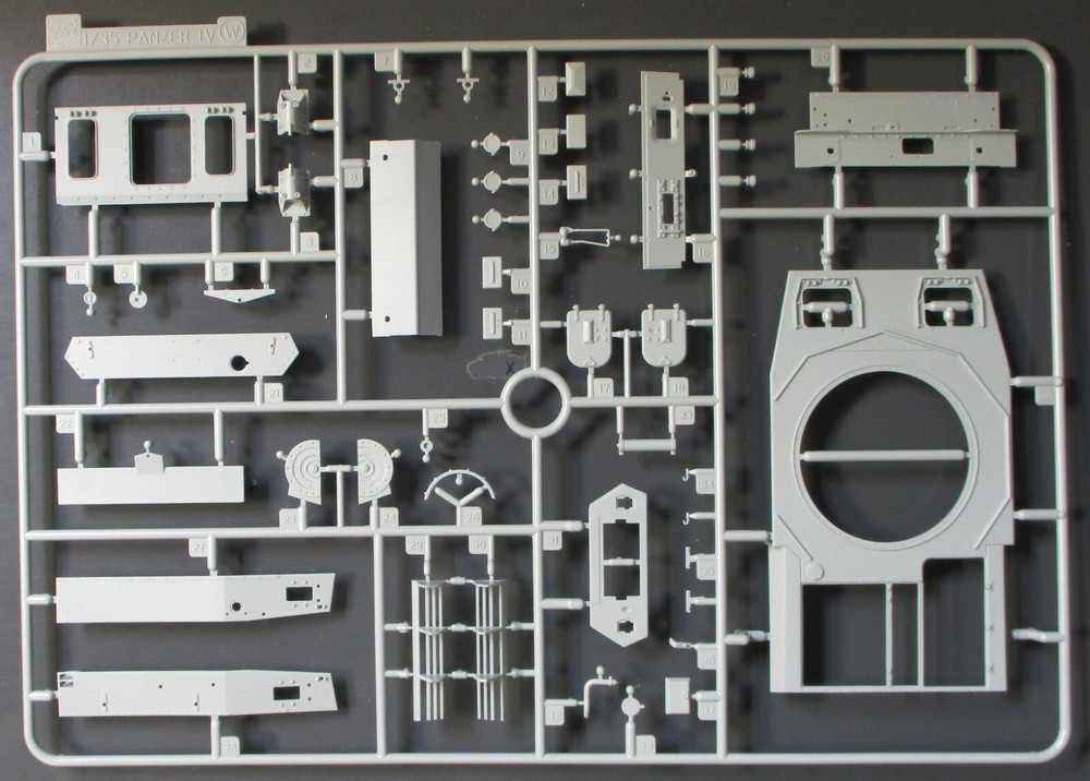 1/35 Cyber Hobby Panzer IV Ausf B Parts Tree W from Kit 6297-image