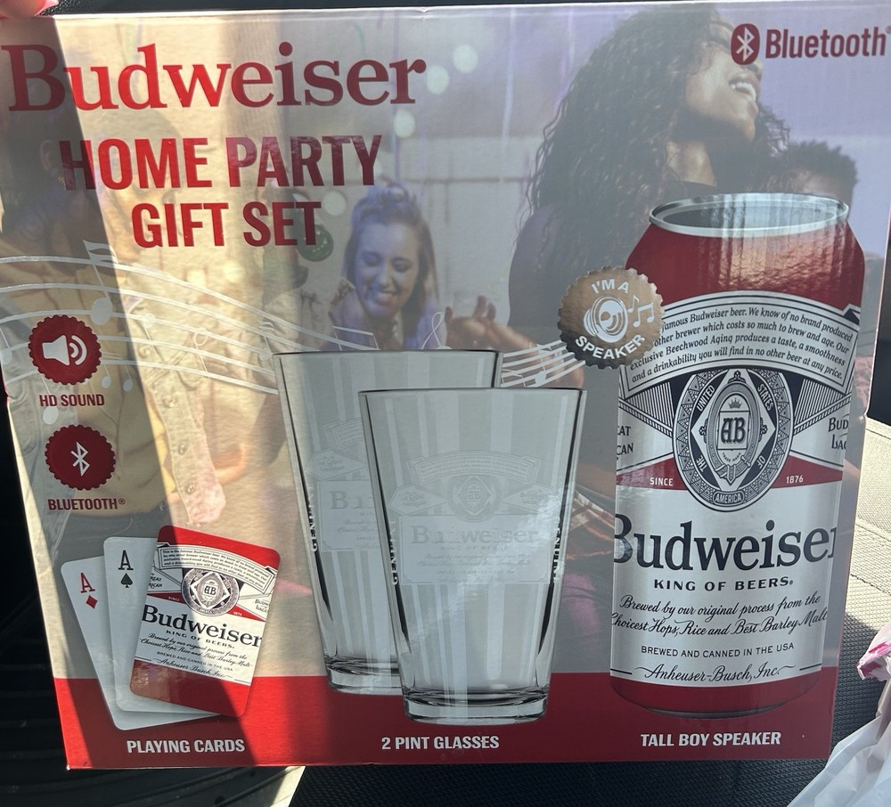 Budweiser Bluetooth speaker set with card game and drinking glasses