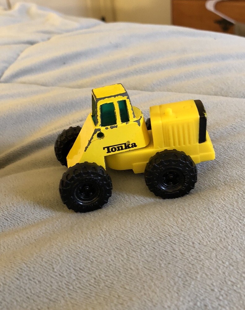 Vintage Tonka Mini Tractor Truck Construction Vehicle (Yellow) 1992 Tonka Corp.