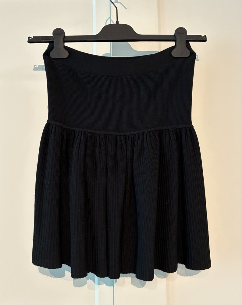 BCBGMAXAZRIA 🖤 S Black Ribbed Mini Skirt