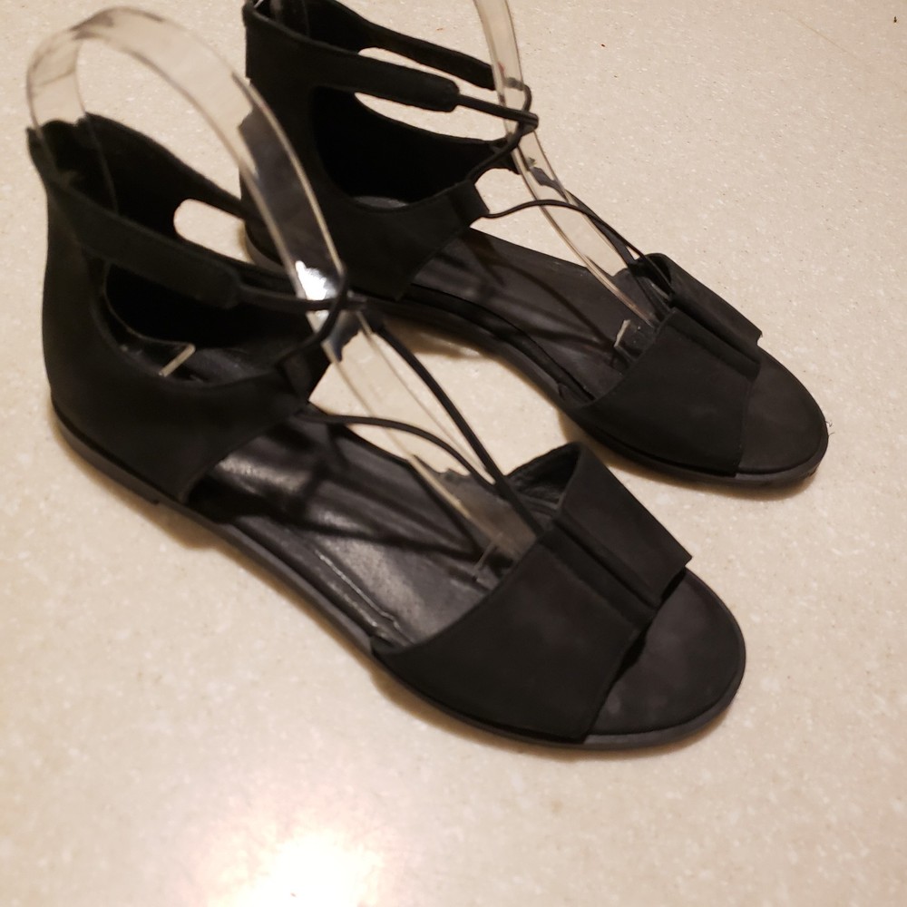 Eileen Fisher Womens Black Rose Tumbled Leather Gladiator Sandals Size 7.5 Slip On