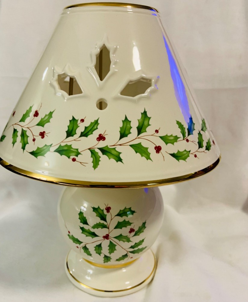 NIB NEW LENOX For The HOLIDAYS Ceramic Candle Lamp Holly Berries Has CRAZING