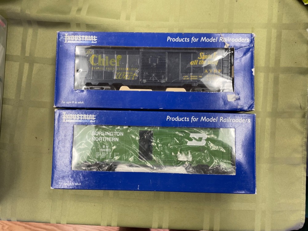 Burlington Northern Santa Fe O Gauge Industrial Boxcars AT SF