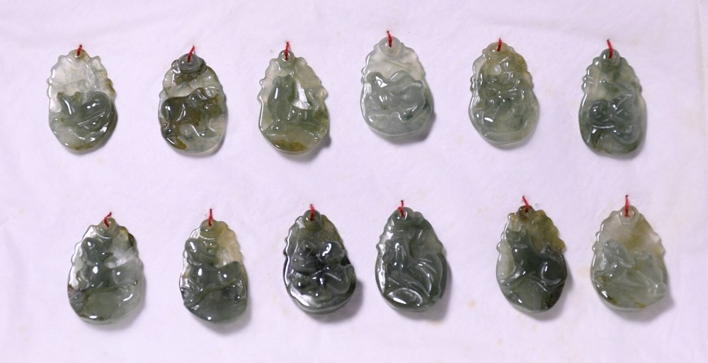 2.5CM China Jadeite Emerald Carved 12 Zodiac Year Animal Amulet Pendant Set