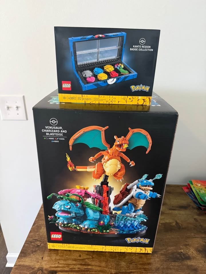 LEGO Pokemon Venusaur Charizard Blastoise & Kanto Region Badge Collection Bundle