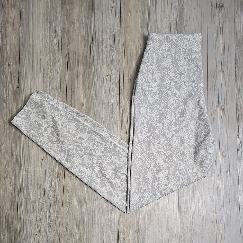RBX Snake Skin Athletic Capri Leggings Pants Womens Size Small EUC
