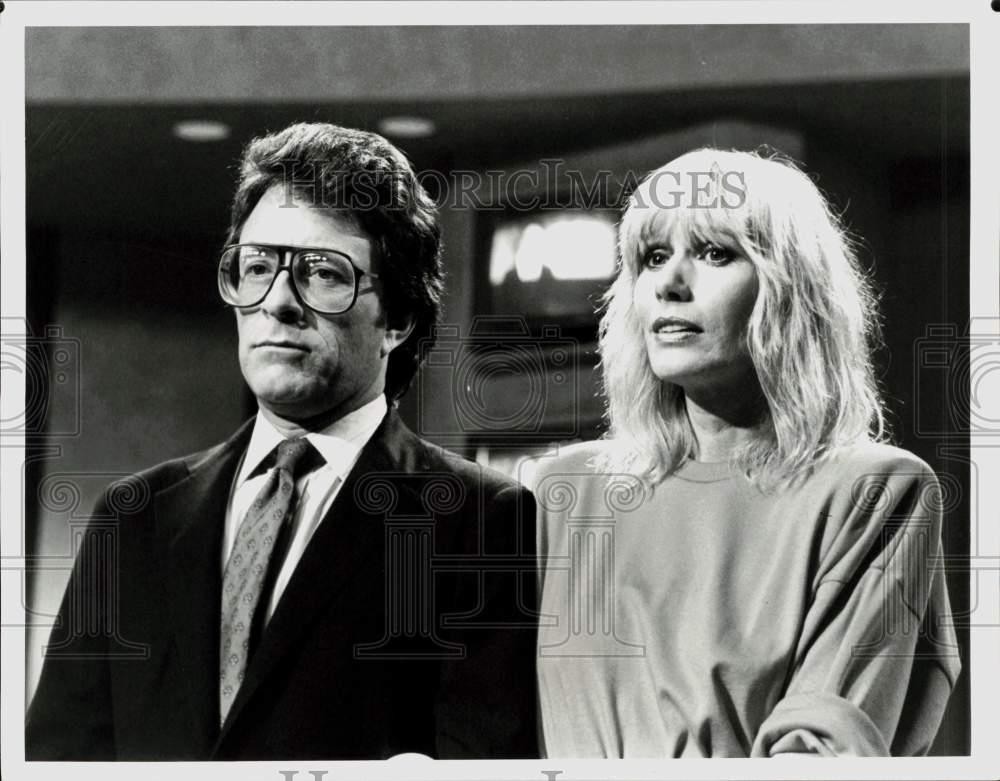 1982 Press Photo Bill Bixby & Sally Kellerman Co-Host 