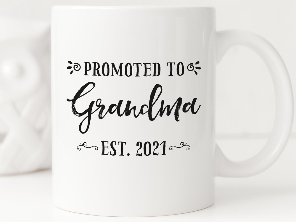 Promoted To Grandma 2021 Gift Coffee Mug New Pregnancy Announcement Grandma Mug