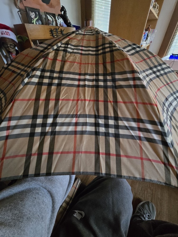 Burberry's Umbrella