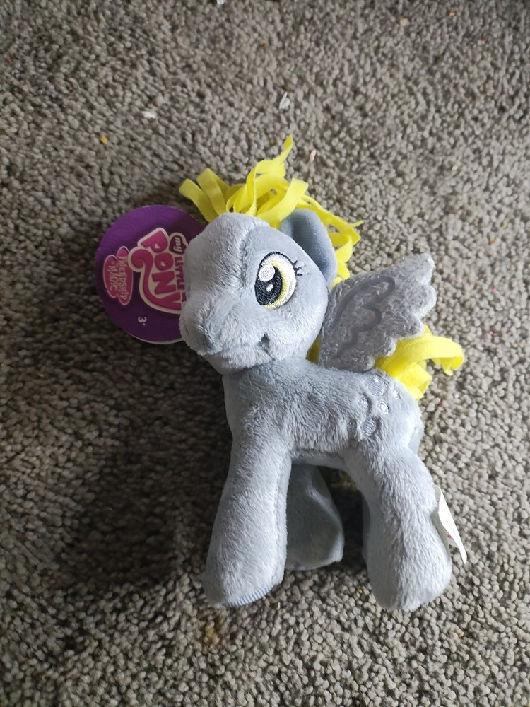 2012 Hasbro My Little Pony Friendship Derpy Hoove 5