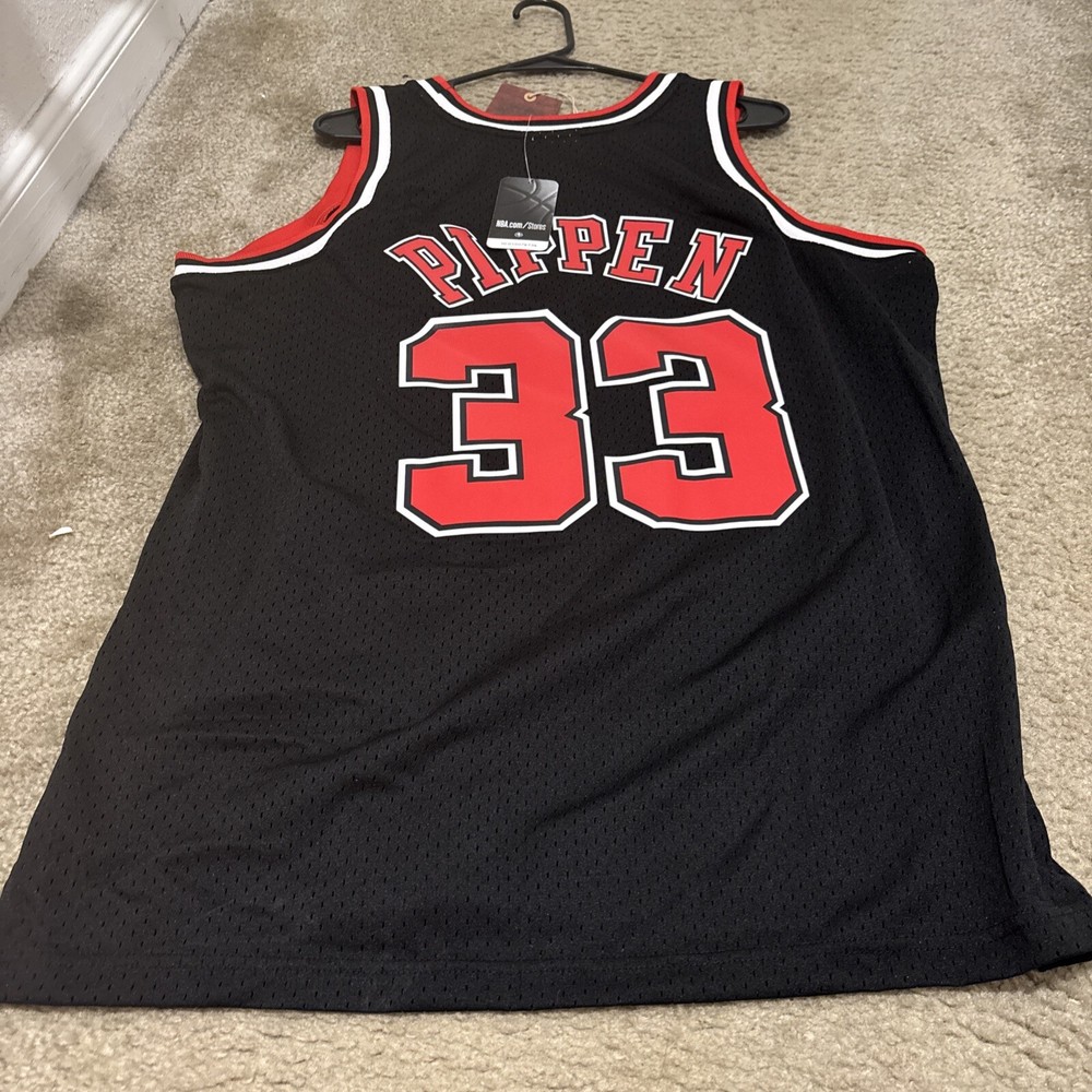 New 1997-98 Scottie Pippen Small Men Chicago Bulls M&N Swingman Black Jersey NWT