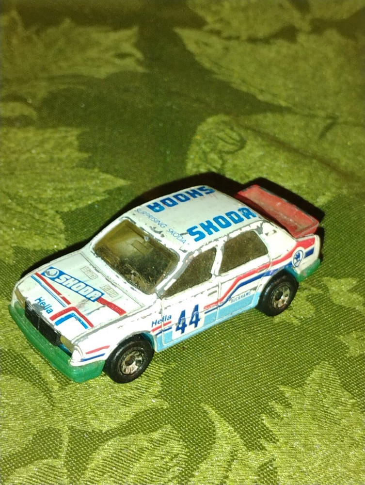 1986 MATCHBOX SKODA 130LR #44 WHITE 1:57 DIECAST 2.75