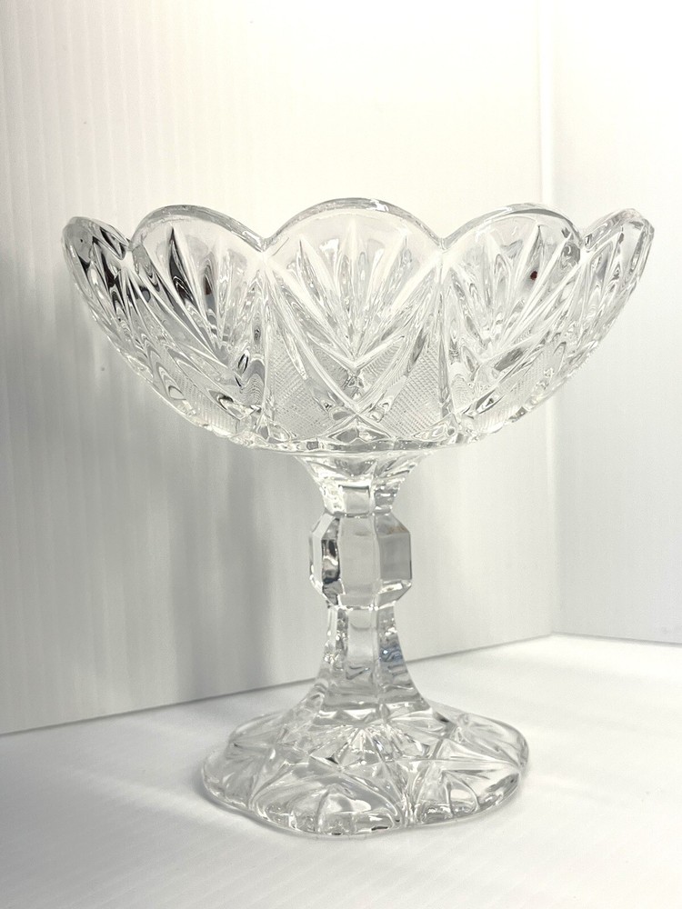 Vtg Pedestal Candy Dish / COMPOTE Pressed Glass Etched Footed Star Feather Patrn