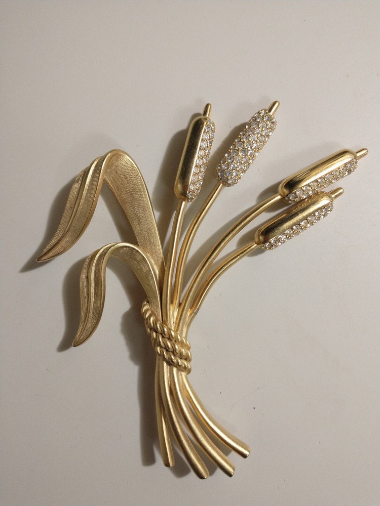 Vintage Swarovski Brushed Gold Plated Clear Crystals Cattail Brooch w Swan Logo