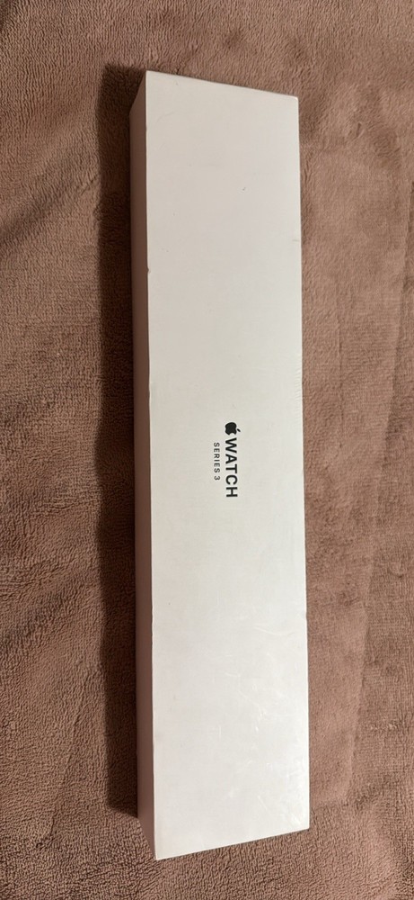 Apple Watch Series 3 38mm Silver Aluminum Case with White Sport Band 8GB