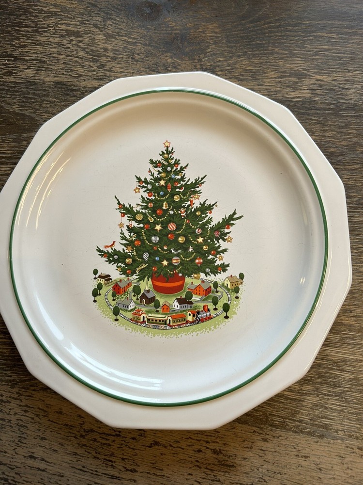 Vintage Pfaltzgraff Christmas Heritage 10 Inch Dinner Plate Tree Train Set of 2