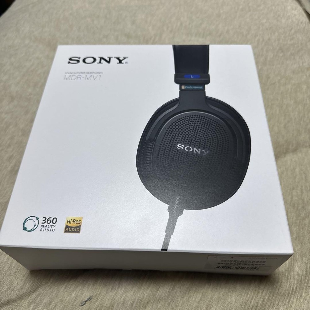 SONY MDR-MV1 Professional Studio Monitor Headphones in Black