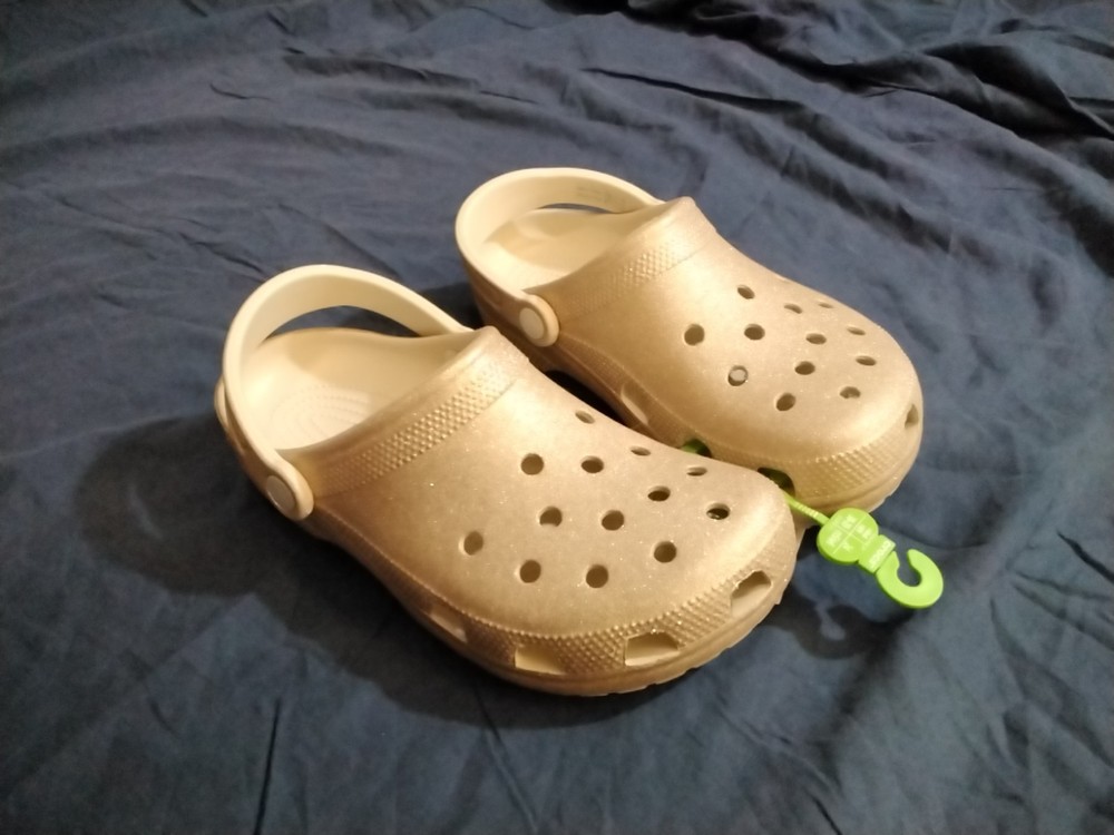 CROCS Unisex Classic Gold Glitter Clog Size 6 Men 8 Women NEW