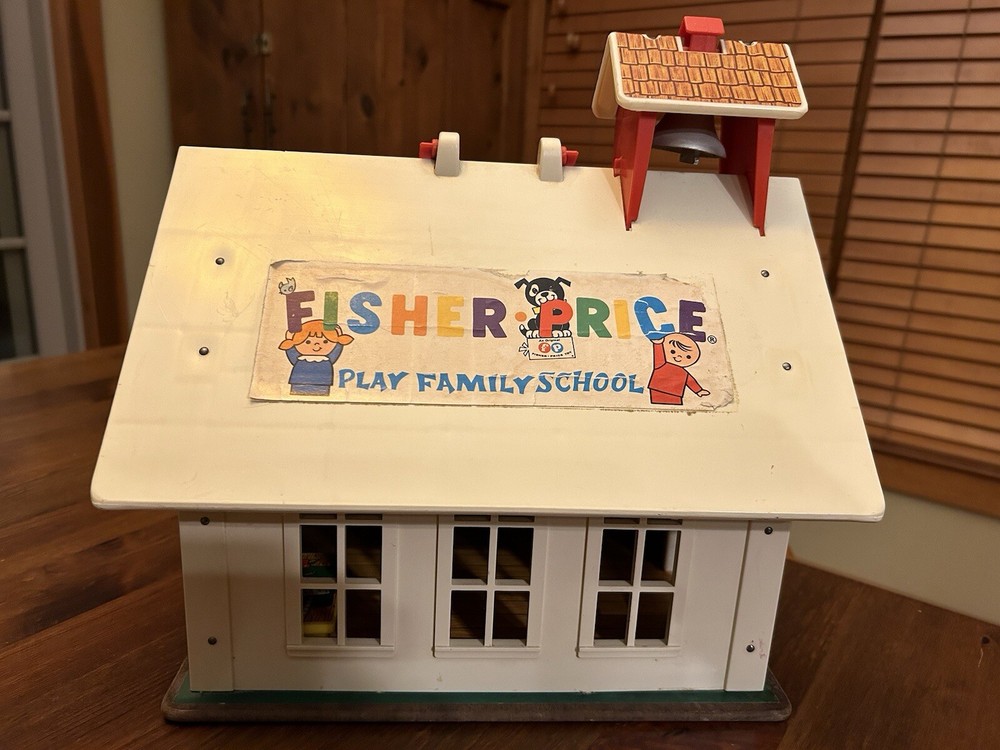 Fisher Price 1971 Vintage Little People School House #925 W/Bus And Accessories.
