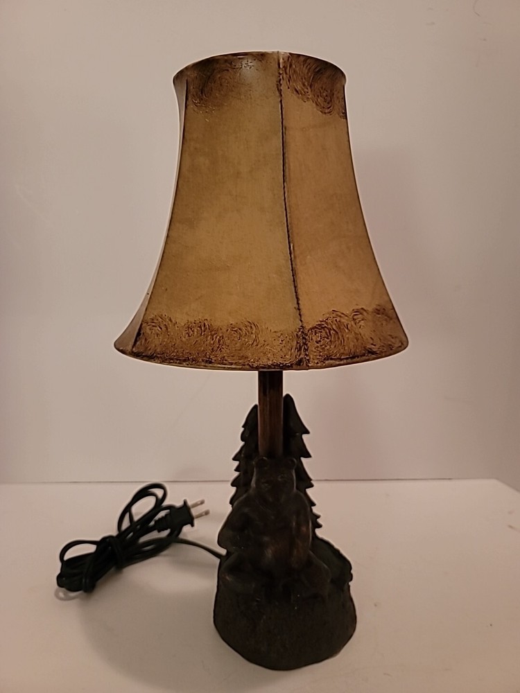 Mossy Oak 15-Inch Bear in Trees Table Lamp with Shade  