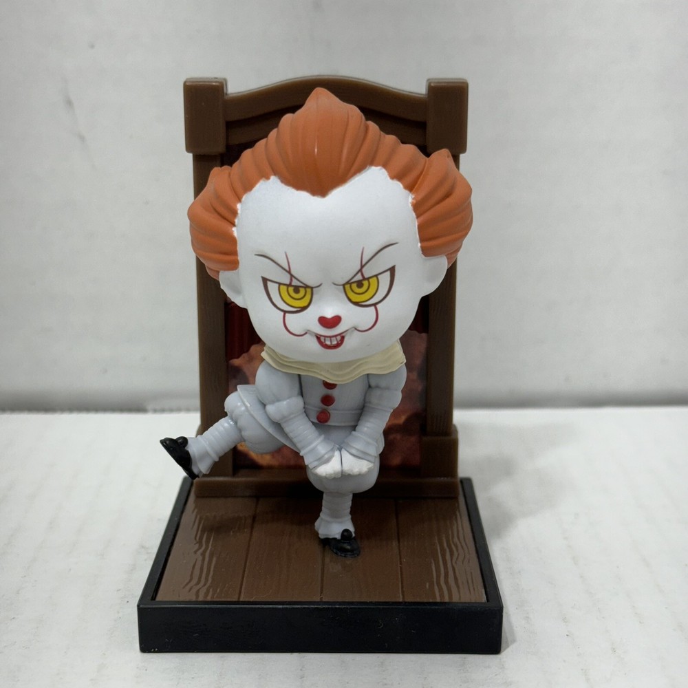 Yume Toys Horror Classic Series Pennywise The Dancing Clown IT
