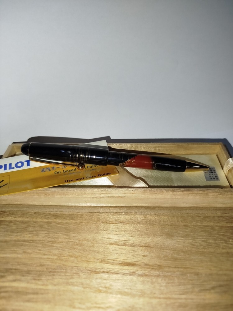 Pilot Urushi Fuji Ballpoint Pen .Rare