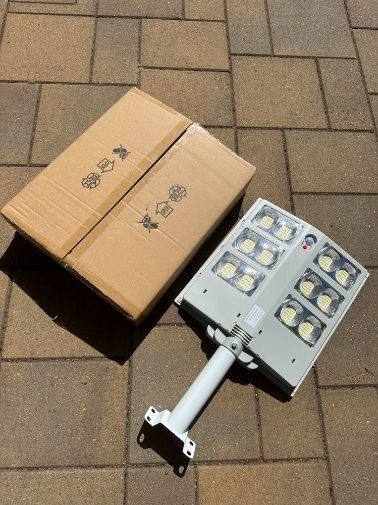 3000W Solar Street Light Super Bright Dusk to Dawn with Pole Sensor Radar Remote