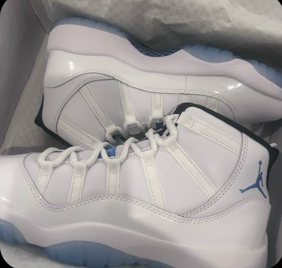 Jordan 11s , 50$ Text Me #8723556773