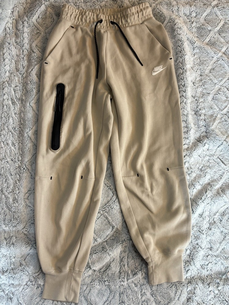 Nike Women's Sportswear Tech Fleece Mid-Rise Joggers Flax Brown size XS
