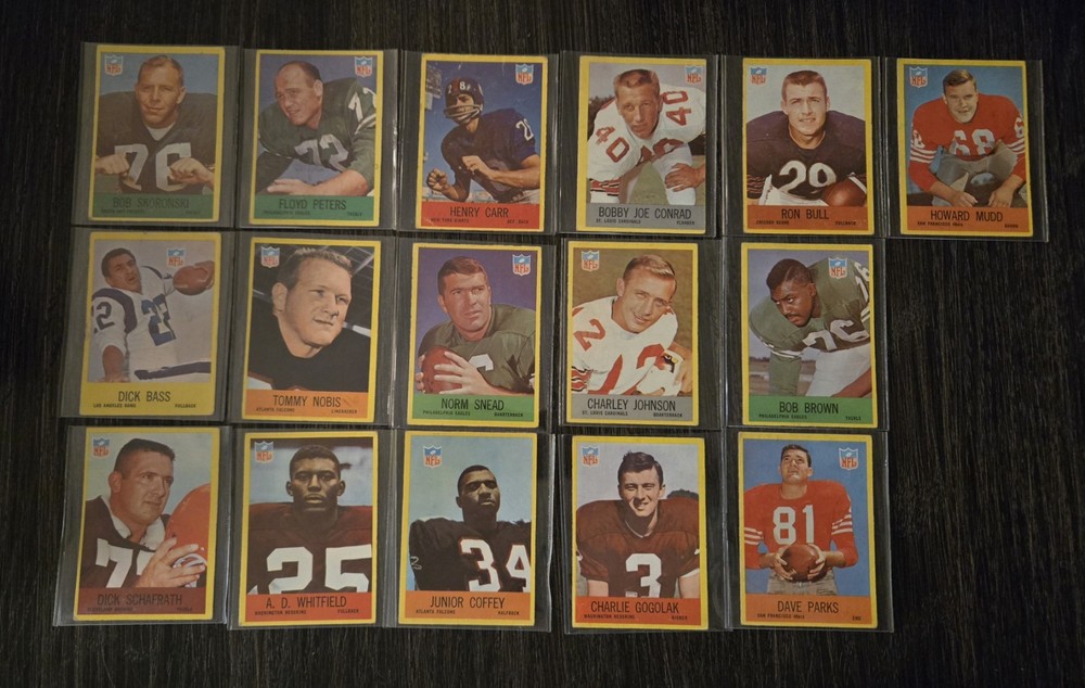 Topps Old Football 1970's (33) Card Lot! Good Condition For Age Of Cards!!