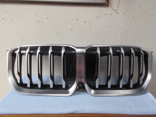 BMW X1 Genuine Grill U11 U12 5113 9883426 Used Item First Come First Served