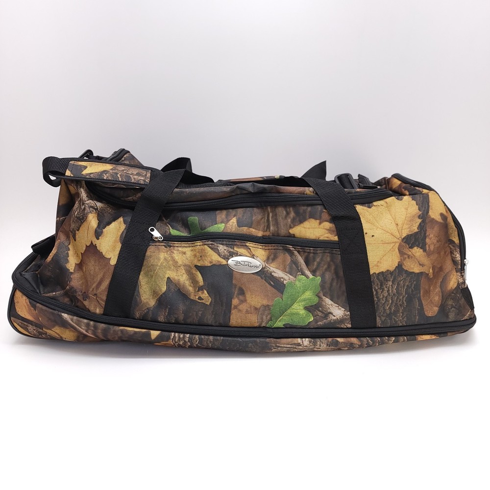 NEW Bella Russo Luggage Cammo Wheeled Duffel Bag Case Camoflauge 28