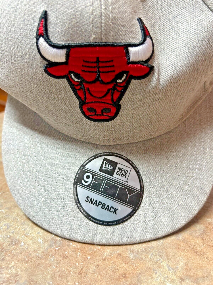 New Era NBA Chicago Bulls Gray Red Snapback Adjustable 9Fifty Cap
