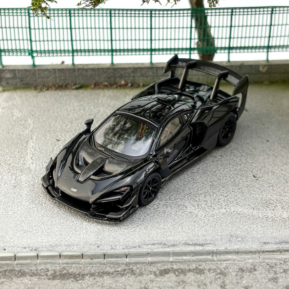 CM 1:64 Black Senna GTR Racing Sports Model Diecast Metal Car