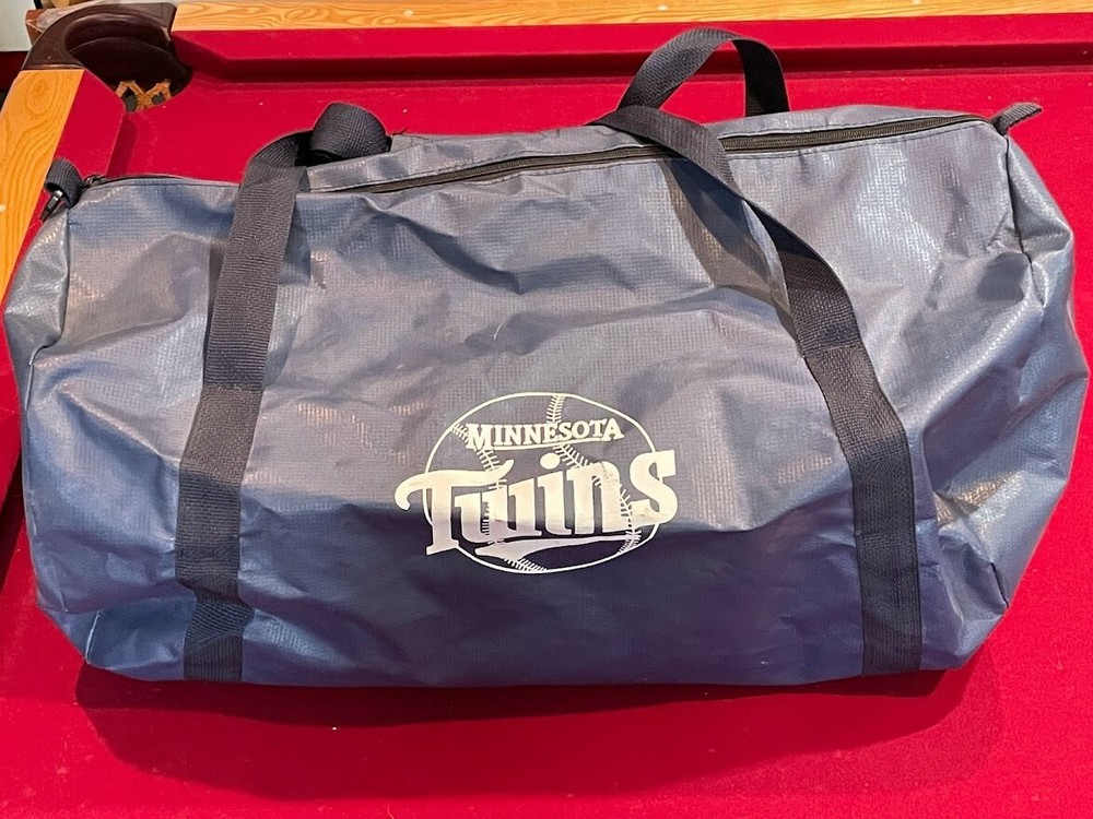VERY RARE 1990's Minnesota Twins Team Issued Player Equipment Bag, VERY NICE!!