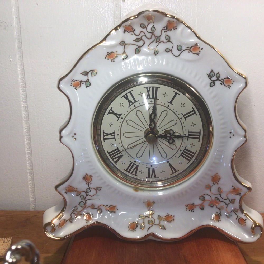 Precise Clock,Orlando Park, IL.. Quartz, Battery, Hand Painted Porcelain,Floral