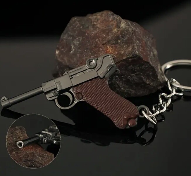 Mini German WWII Luger Pistol Gun Metal Keyring Premium Keychain Gift UK