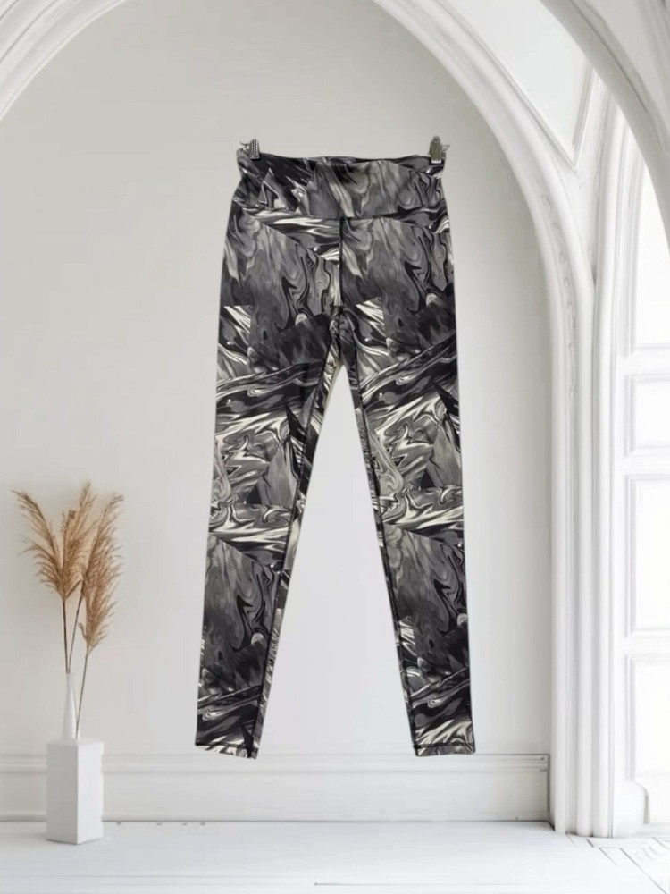 Sweaty Betty Power Leggings Size Small British Design Gray Print  $108