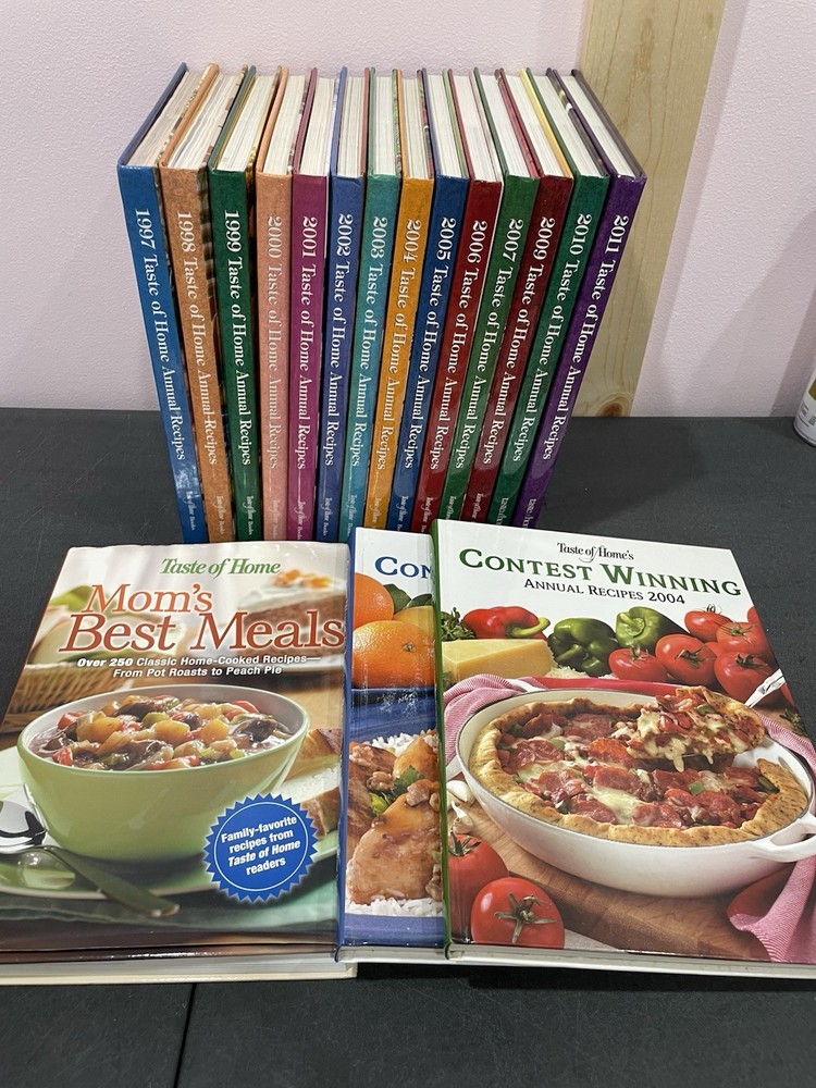17 Taste of Home COOKBOOKS Annual Recipes 1997-2007 2009-2011 CONTEST WINNING
