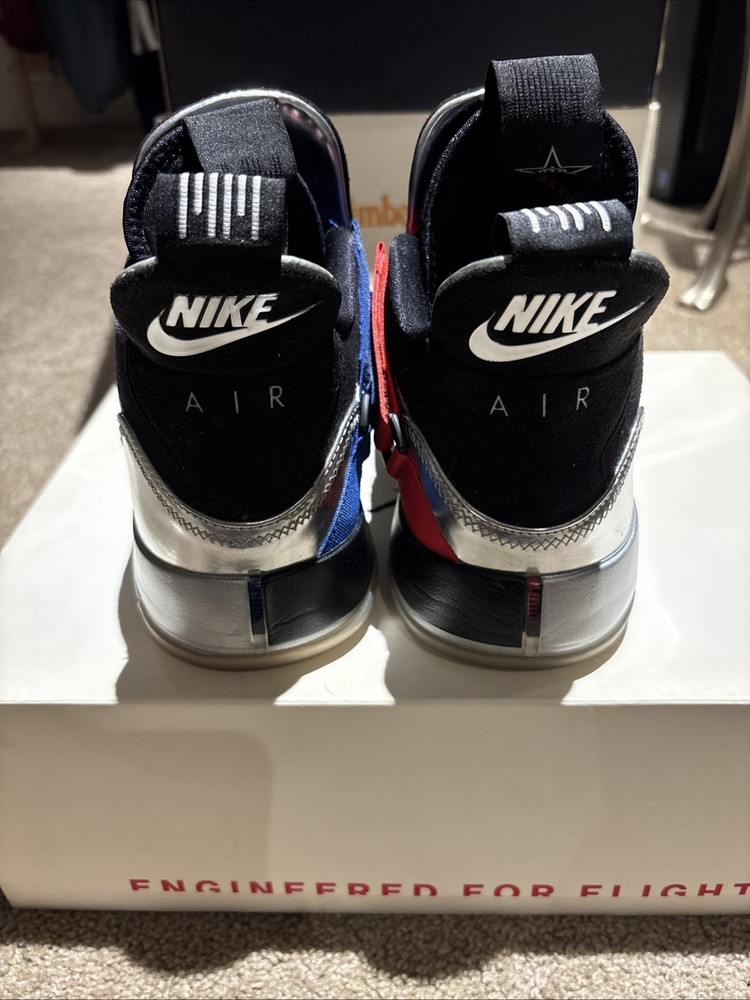 Air Jordan 33 Metallic Silver/Black 10.5