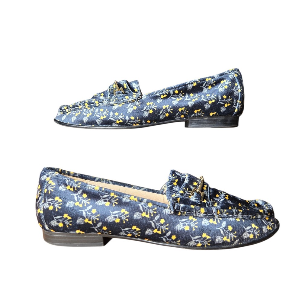 Cabi Womens Navy Blue Yellow Floral Velvet Carnaby Loafers Size 10 #6005