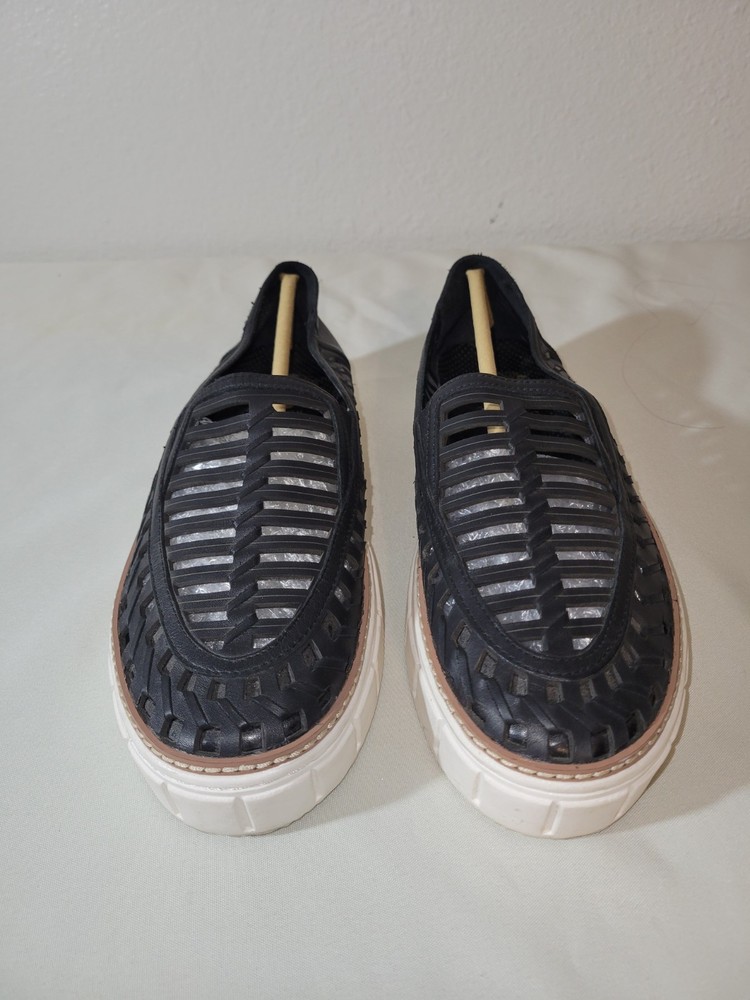 Vince Camuto Romeena Black Platform Sneakers Size 10M. Pre-Owned
