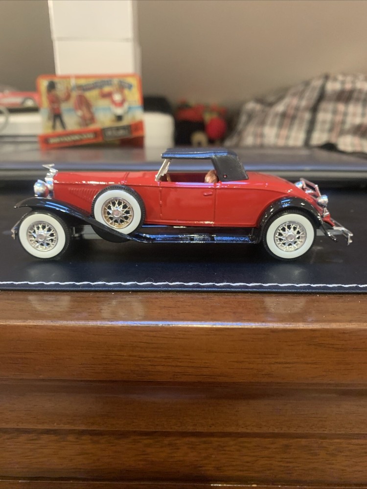 SOLIDO CENTURY OF CARS 25 'DUESENBERG MODEL J' RED. SOLIDO 1:43. Mint Condition