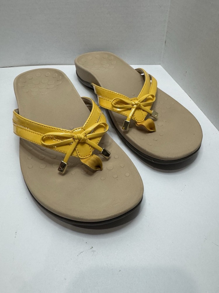 Vionic Bella II Yellow Patent Toe-Post Slip On Sandals Size 11 Bow Slide Comfy