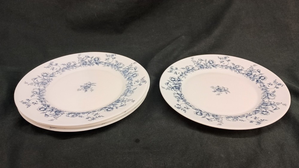 4 Arcopal France Milk Glass Glenwood Pattern Salad Plates 7 3/4